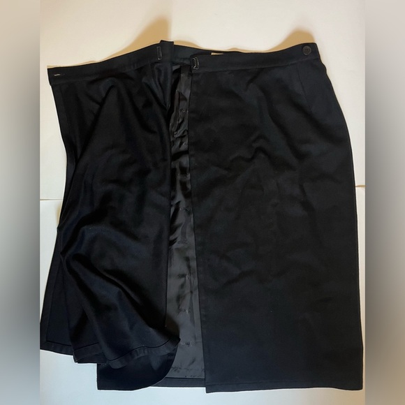 Vintage 1980’s Gucci Wool Wrap Midi Skirt - Picture 9 of 14